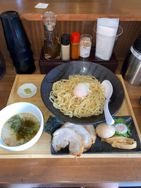 「冷やしとろ玉つけ麺全部のせ麺大盛り¥1,530円(限定)」@らぁめん 麺彩家の写真
