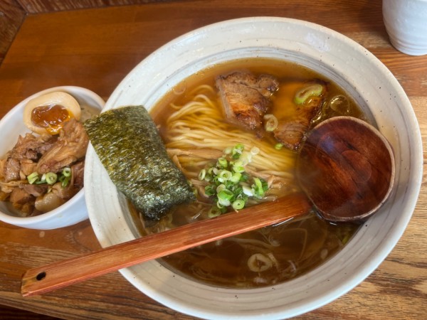 「ラーメン　チャーシューごはん」@麺や 八雲の写真