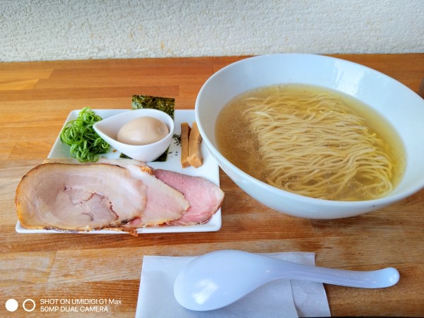「塩ラーメン＋特製全のせ」@湖麺屋 Reel Cafeの写真