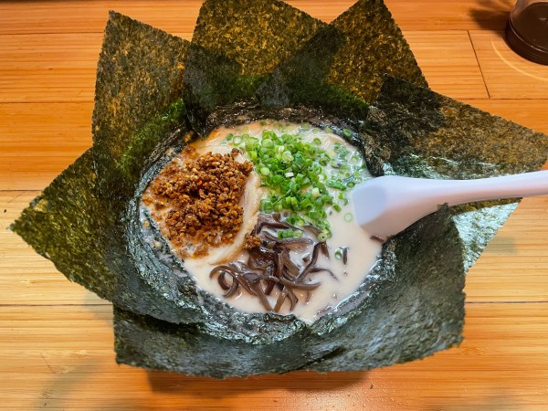 「豚骨ラーメン（のり　自家製麻辣醤）」@コハクノトキの写真