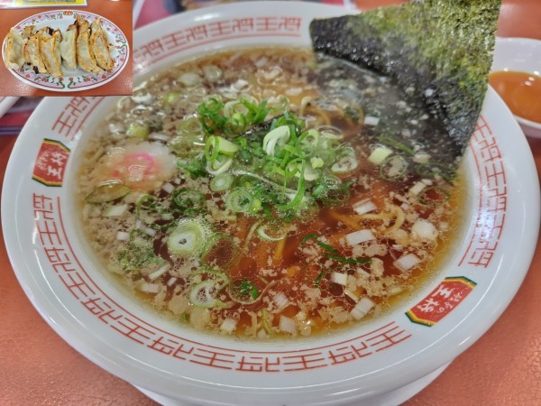 「忘れられない中華そば　＋餃子２人前（１人前無料クーポン）」@餃子の王将 諏訪店の写真