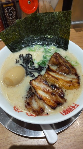 「らーめん 白」@博多一風堂 亀有店の写真