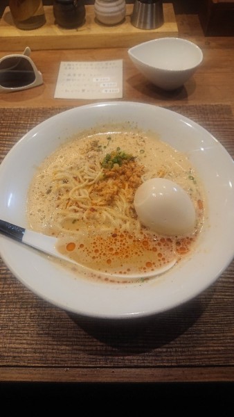 「胡麻と豆乳の淡麗仕立てレッド」@蜂と蝶の写真