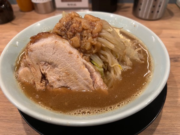 「ラーメン小」@俺の生きる道 上野店の写真