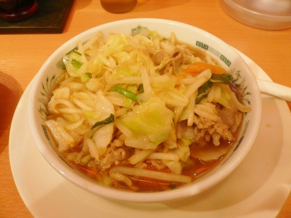 「半ラーメン（+肉野菜炒め）」@日高屋 新橋駅前店の写真