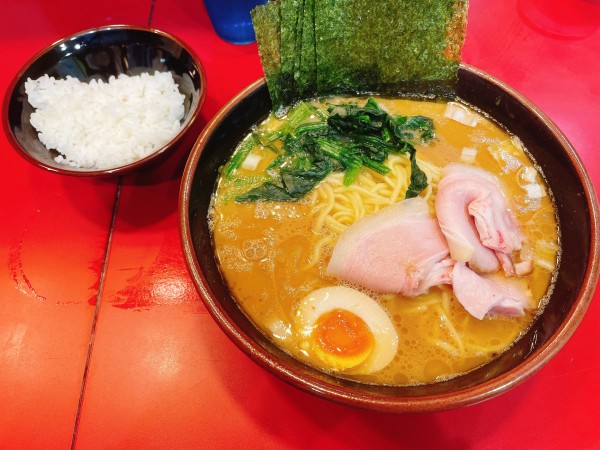 「特製らーめん中」@らーめん 谷瀬家 新橋店の写真