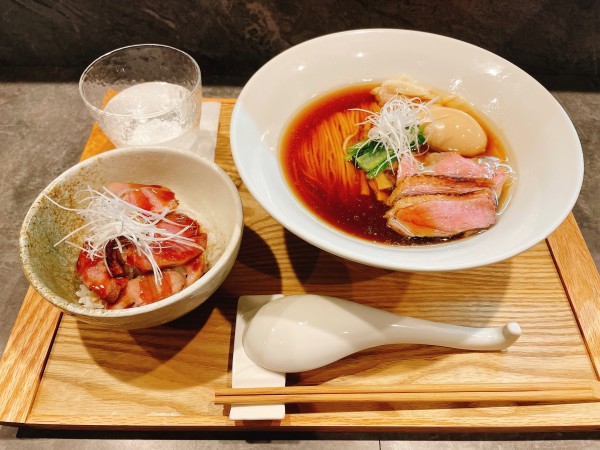 「特製醤油＋鴨ロースめし」@RAMEN MATSUIの写真