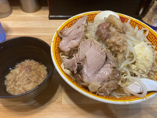 「ラーメン豚2枚・半玉子(ニンニクアブラマシ)¥1080」@えどもんど 中野の写真