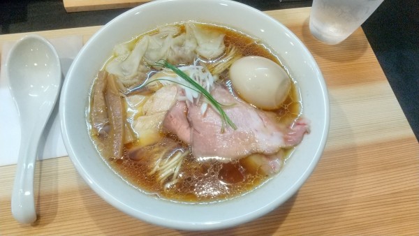 「特製醬油らぁ麺1300円」@麺しかのの写真