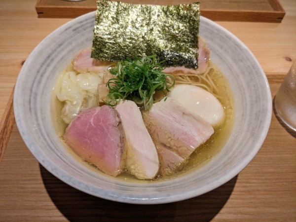 「特製中華そば」@りんどうの写真