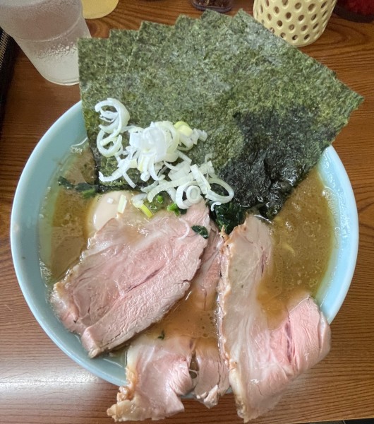 「得々 豚骨醤油」@横浜家系 龍 福島店の写真