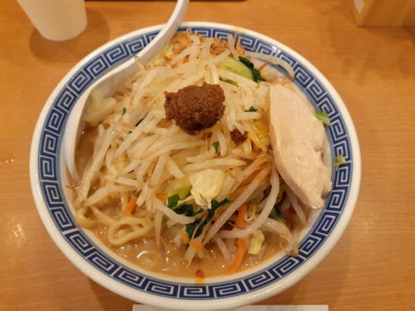 「冷しゴマ味噌まぜそば、大盛」@トナリ 丸の内店の写真