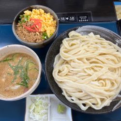 【期間限定】冷や汁うどん 740円 ミニ3色丼300円