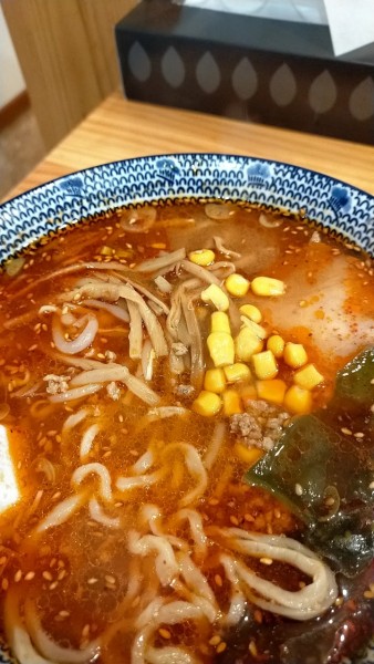 「酸辣麺　餃子　半チャーハン」@手打ちラーメン 本丸の写真