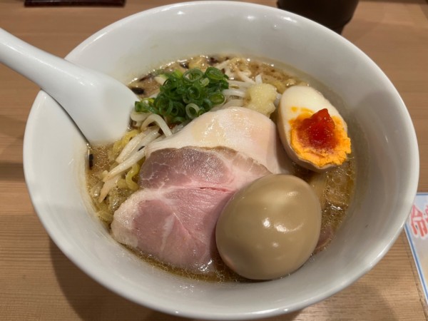 「限定　味噌らぁめん大盛　味玉」@らぁ麺 みうら 上野毛店の写真