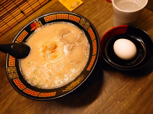 「天然とんこつラーメン」@一蘭 横浜西口店の写真