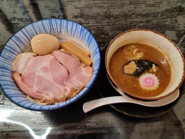「濃厚魚介つけ麺」@ラーメン香華の写真