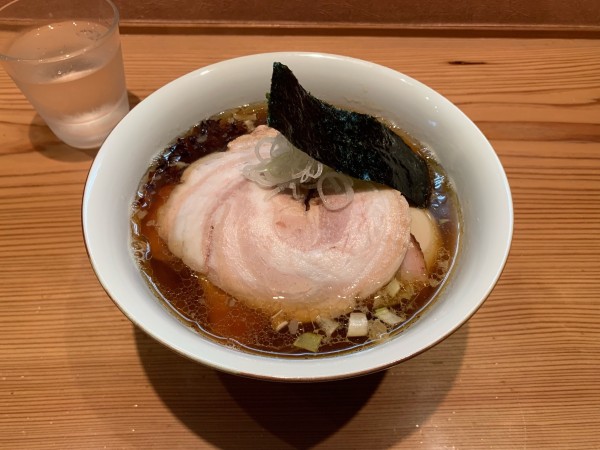 「特性醤油(手揉み麺)」@らぁめん鴇の写真