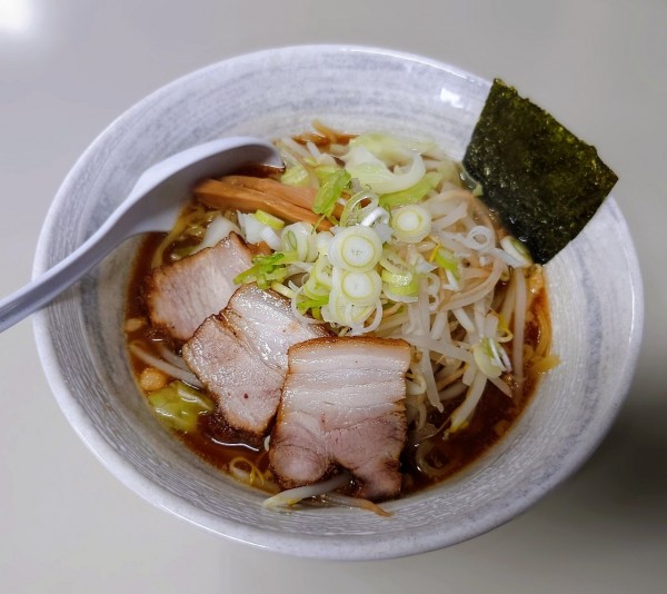 「豚骨醤油ラーメン」@麺房マービンの写真