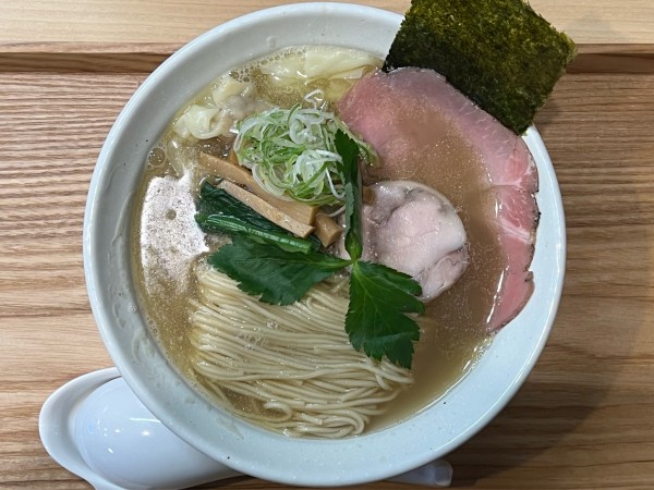 「特選貝と煮干し塩」@中華そば うお静の写真