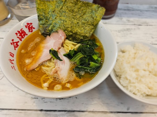 「ラーメン(味濃め、油多め)」@二代目 谷瀬家の写真