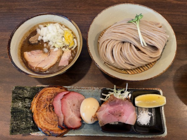 「汁増つけ麺(中)＋特製トッピング」@麺屋みつば＋クローバーの写真