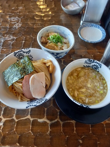 「龍介つけ蕎麦(中)￥1100＋チャーマヨ丼￥300」@特級鶏蕎麦 龍介の写真