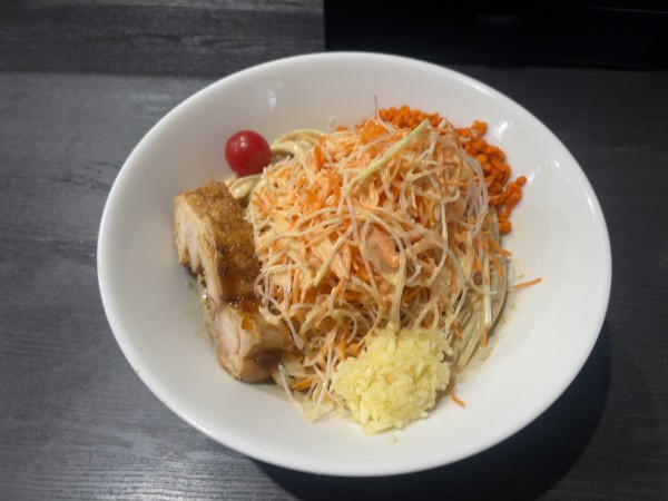 「冷やし中華（1100円）」@ラーメンフクロウの写真