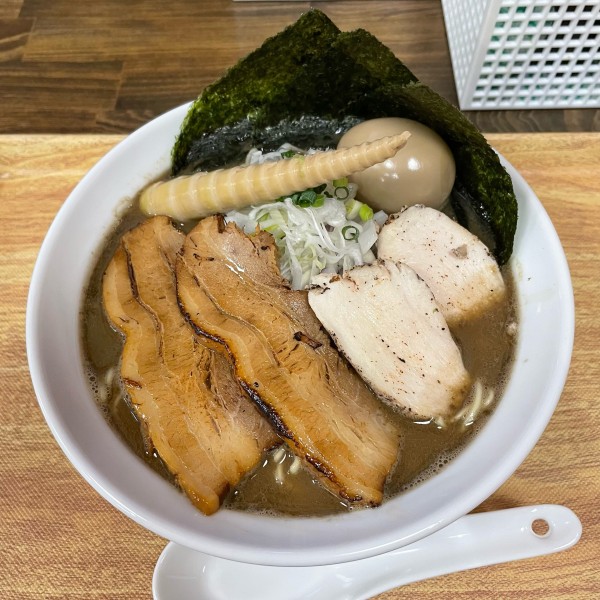 「特選濃厚中華そば+大盛り  ￥1150+￥50」@中華そば あたりの写真