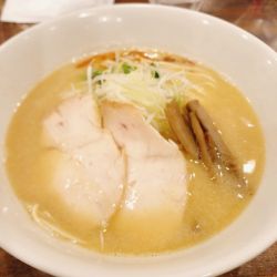 鶏白湯ラーメン(塩) 780円