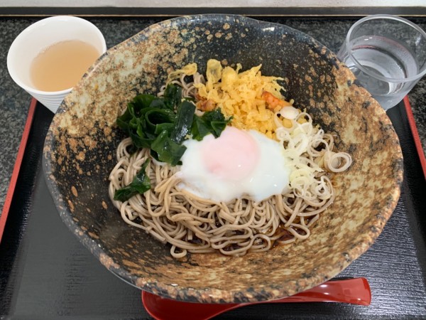 「冷やしたぬきそば 840円」@ala 麓屋の写真