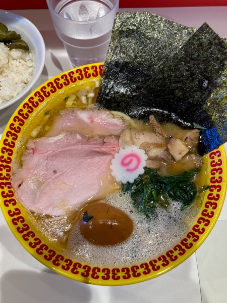 「上ラーメン並盛　ライス中＋小」@ラーメン 三浦家の写真