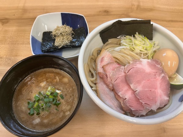 「特製豚骨地鶏魚介つけ麺(中盛)+のり+とろろ昆布」@麺処 有彩の写真