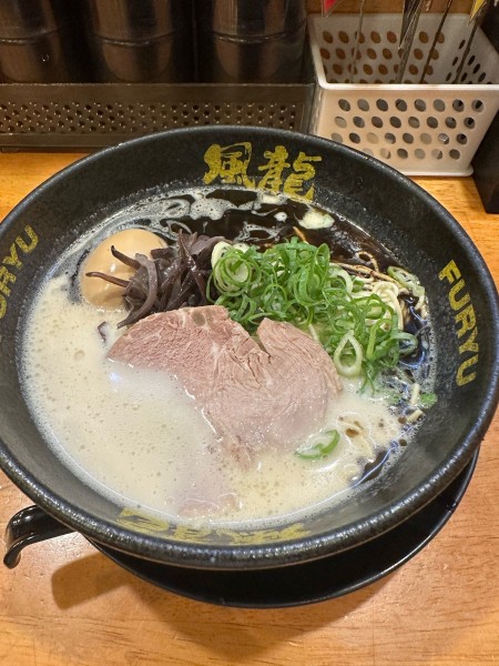 「黒マー油半熟玉子」@博多風龍 秋葉原2号店の写真