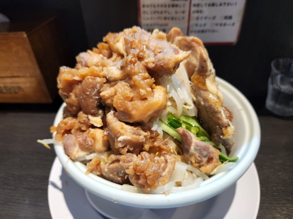 「🦆鴨カワ二郎系冷やし中華」@らーめん 三極志の写真