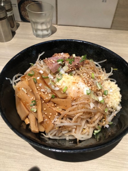 「まぜそば」@ラーメン大 ○虎の写真