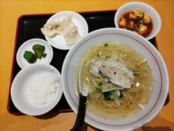 「鶏肉のラーメンセット」@餃子の王様 龍吟の写真