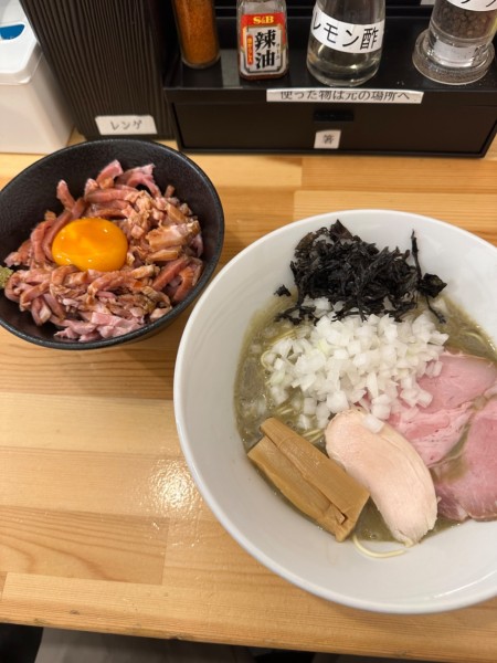 「濃厚煮干しらーめん玉ねぎ　ブタメシ」@煮干らーめん 川むらの写真