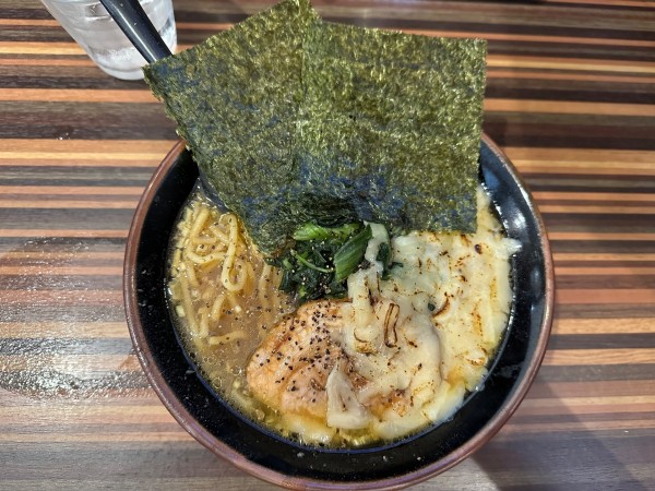 「ガーリックメン(880円)+モッツァレラチーズ(150円)」@NOODLE HEARTSの写真