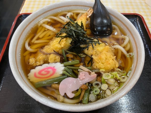 「天ぷらうどん（大盛）」@和食のじょうやま ベルシャイン伊那店の写真