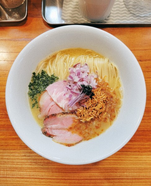「白湯そば」@アメノオトの写真