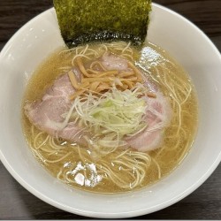 淡麗豚骨塩らーめん