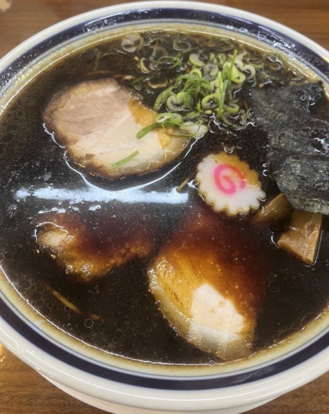 「ブラックラーメン(500円)+大盛(250円)」@えのきや 山梨市店の写真