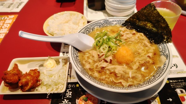 「肉そば７５９円＆唐揚Ｓ（唐揚２＋Ｓごはん）３６３円」@丸源ラーメン 青梅店の写真