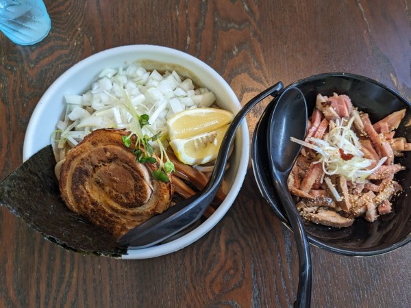 「【夏季限定】冷やしスッキリつけ蕎麦大➕チャーシュー丼等」@麺屋みつば＋クローバーの写真