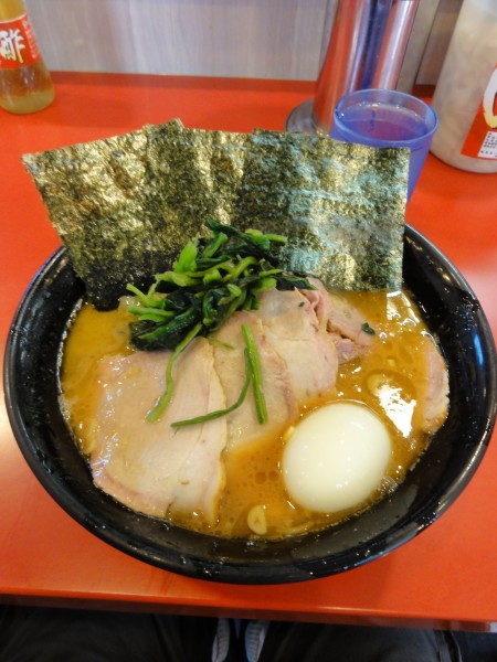 「中盛チャーシュー1090円硬 白玉10円」@家系総本山 ラーメン吉村家の写真