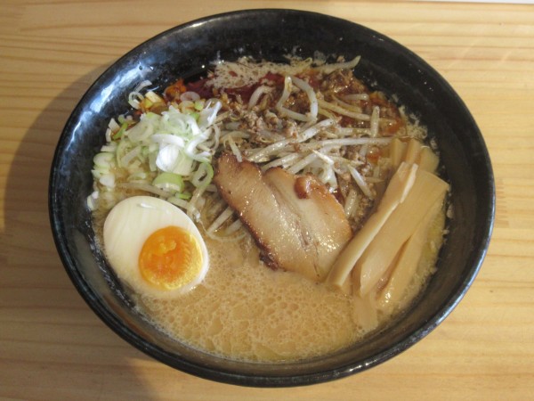 「濃厚味噌ラーメン（900円）」@ハイデン.コッコFACTORYサマンサ・タマサ 師岡町店の写真