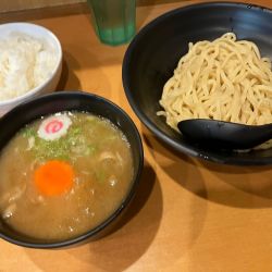 肉玉つけ麺1000円（200g ニンニクあり、ライス）
