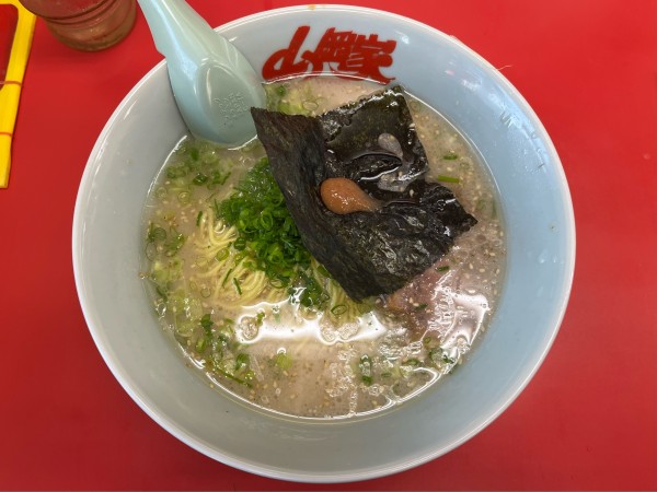 「朝ラーメン 普通盛」@ラーメン山岡家 富士宮店の写真