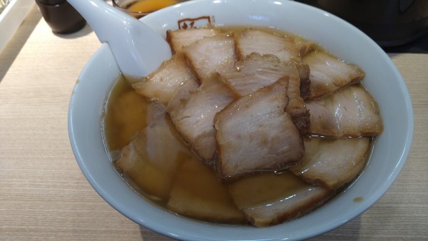 「焼豚ラーメン」@喜多方ラーメン坂内 新宿西口思い出横丁店の写真